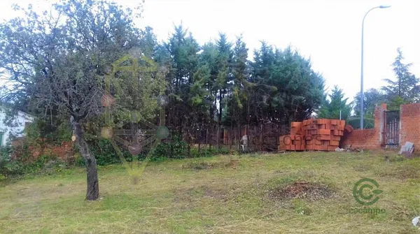 Terreno urbano de 0,07 ha en venta en El casar, Guadalajara