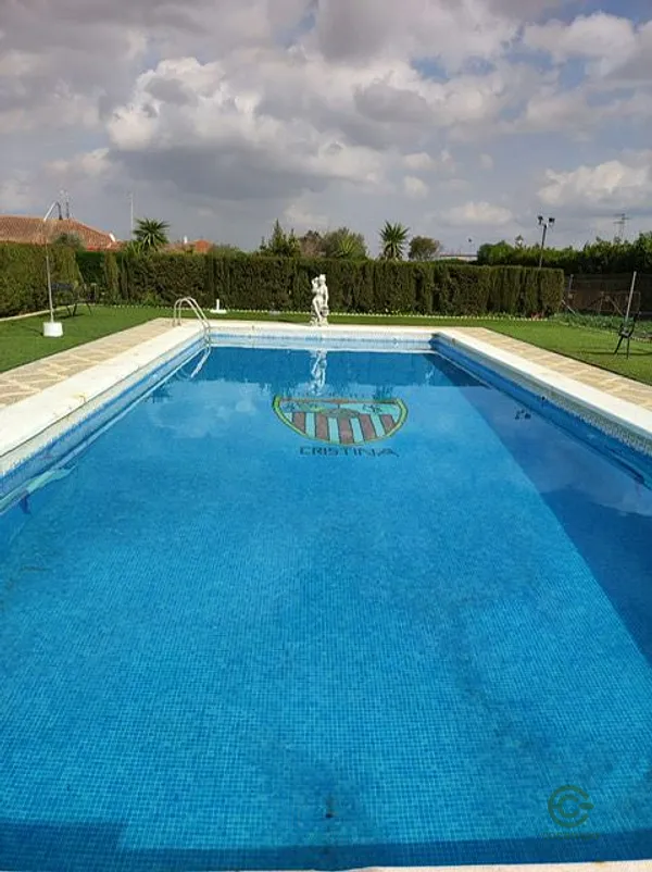 Finca rústica de 0,3 ha en venta en Carmona, Sevilla