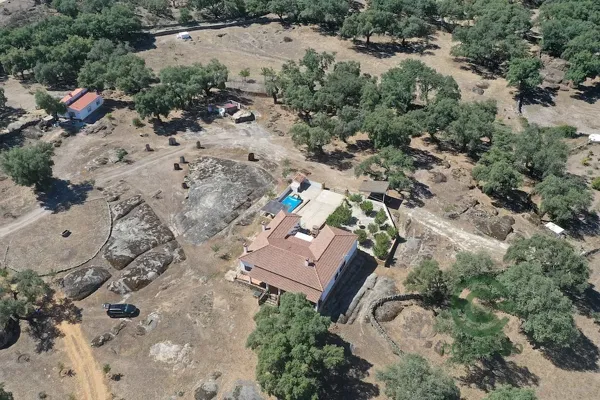 Finca rústica de 3 ha en venta en Cáceres