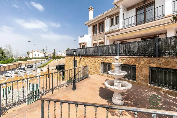 Casa de 0,0912 ha en venta en Huetor vega, Granada