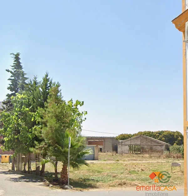 Terreno urbano de 0,0325 ha en venta en Mérida, Badajoz