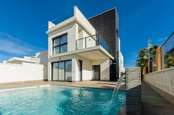 Casa de 0,035 ha en venta en San miguel de salinas, Alicante