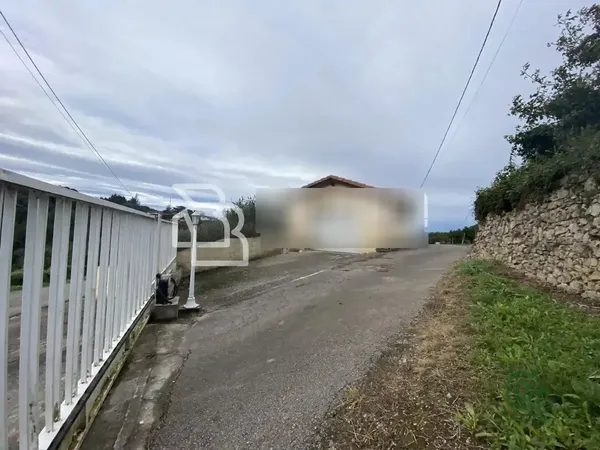 Finca rústica de 0,67 ha en venta en Laredo, Cantabria