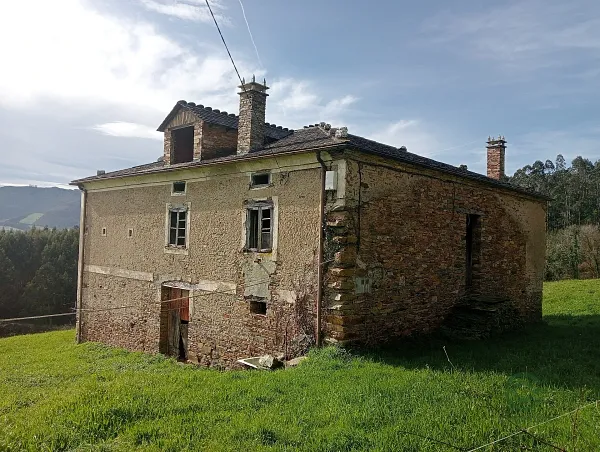 Finca rústica de 0,65 ha en venta en Asturias