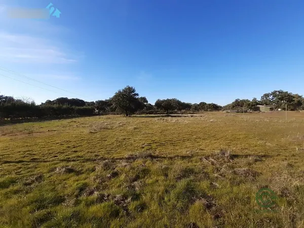 Terreno urbano de 0,5 ha en venta en Badajoz, Badajoz