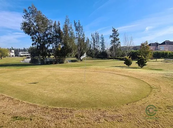 Terreno urbano de 0,14 ha en venta en Santa fe