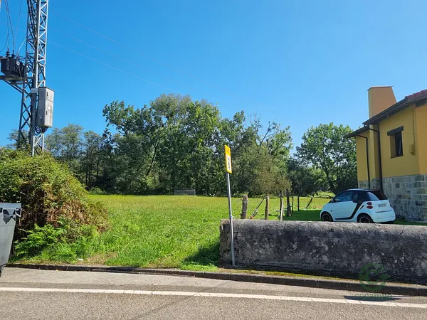 Finca rústica de 0,4458 ha en venta en Piélagos, Cantabria