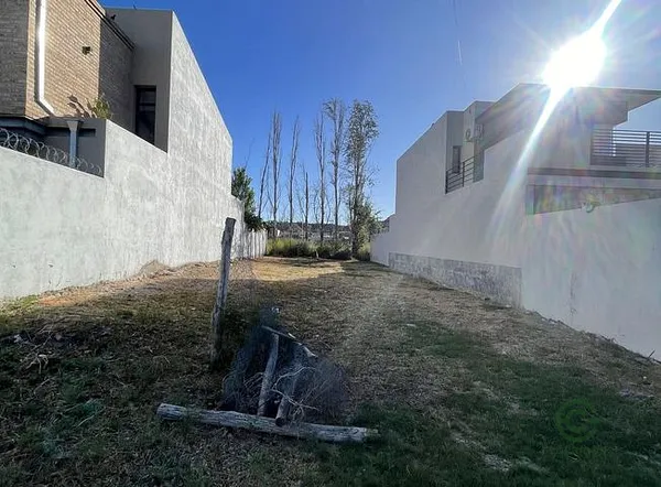 Terreno urbano de 0,03 ha en venta en Neuquén province
