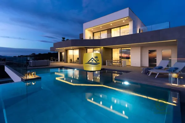 Casa de 0,1168 ha en venta en Benitachell, Alicante