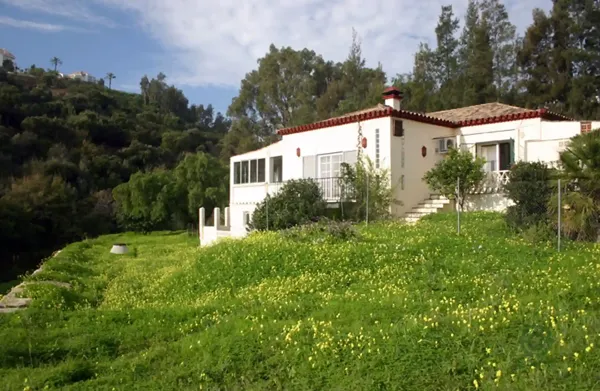 Finca de recreo de 0,5842 ha en venta en Benahavis, Malaga