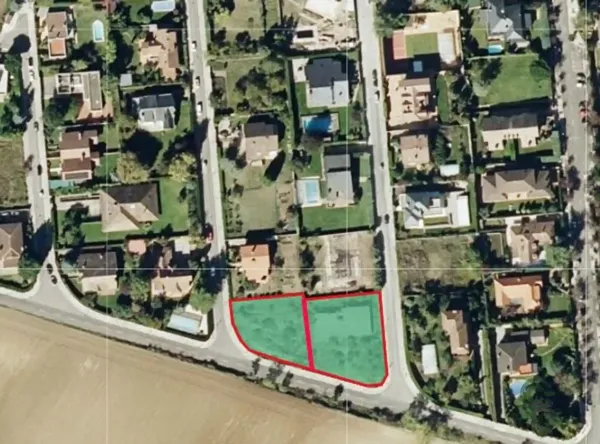 Terreno urbano de 0,1 ha en venta en Vitoria-Gasteiz, Alava