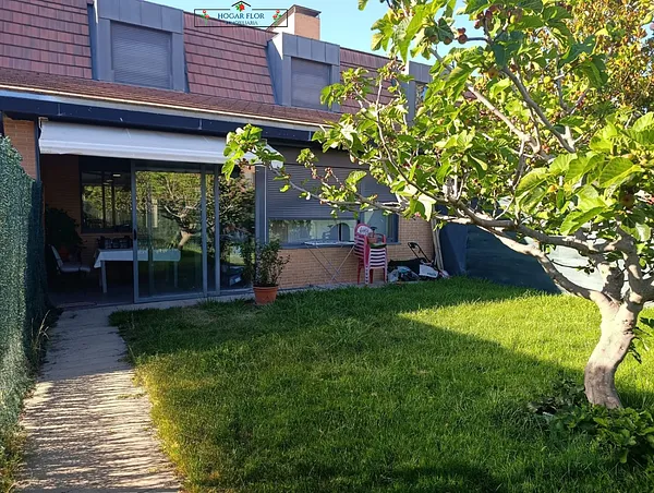 Casa de 0,0225 ha en venta en Castellanos de moriscos, Salamanca