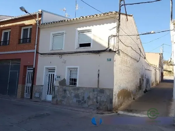 Casa de 0,0151 ha en venta en Caudete, Albacete