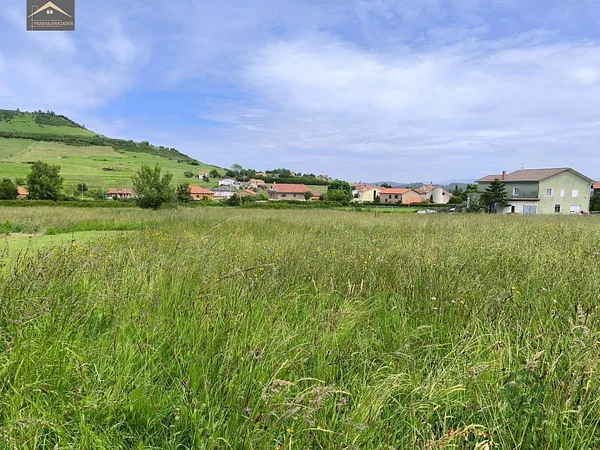 Terreno urbano de 0,1518 ha en venta en Santillana del mar, Cantabria