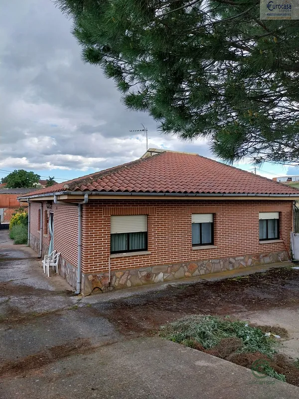 Casa de 0,067 ha en venta en San pedro de la nave, Zamora