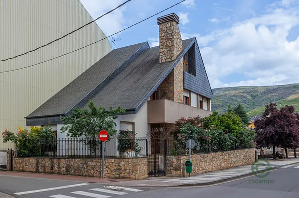 Casa de 0,0435 ha en venta en Barco de valdeorras, Ourense