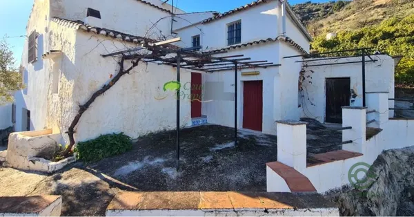 Finca agrícola de 0,6 ha en venta en Competa, Malaga