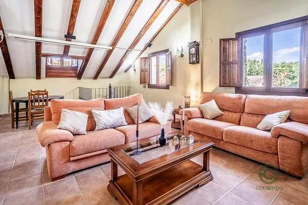 Casa de 0,0408 ha en venta en Pedralba, Valencia