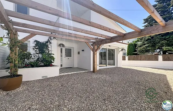 Casa de 0,0376 ha en venta en Girona