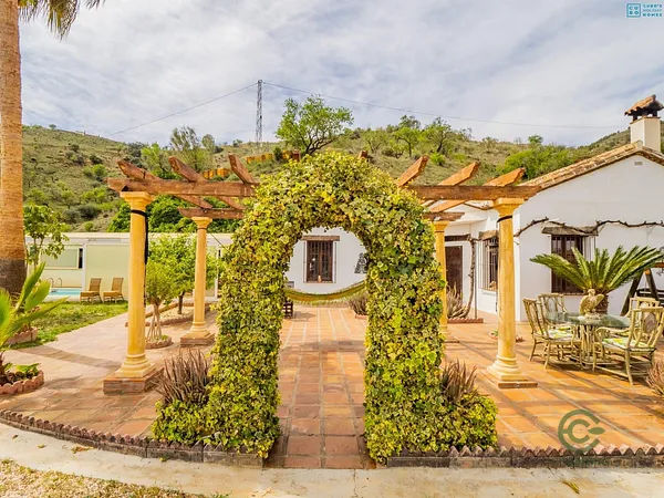 Finca rústica de 2,5 ha en venta en Casabermeja, Malaga
