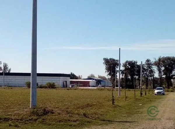 Terreno urbano de 0,05 ha en venta en Santa fe