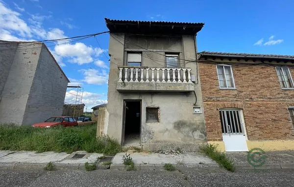 Terreno urbano de 0,0148 ha en venta en Valde-Ucieza, Palencia