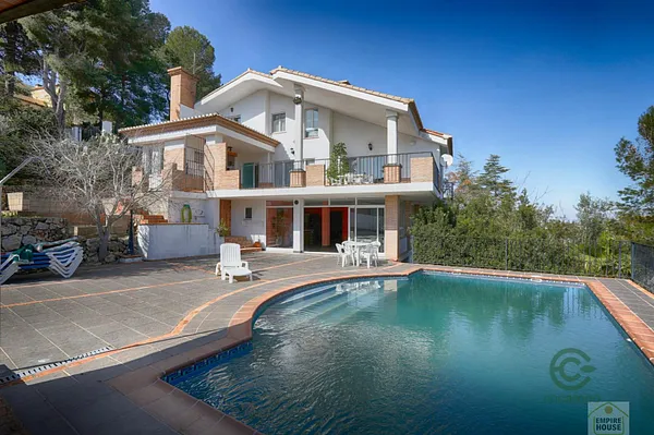 Casa de 0,12 ha en venta en Alzira, Valencia