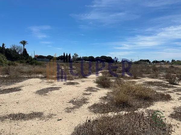 Finca rústica de 0,58 ha en alquiler en San Juan Alicante, Alicante