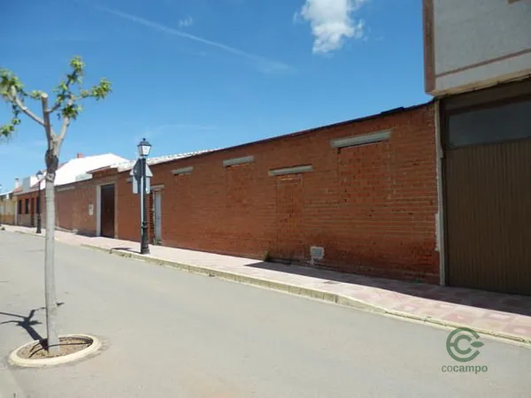 Terreno urbano de 0,03 ha en venta en Fernancaballero, Ciudad real