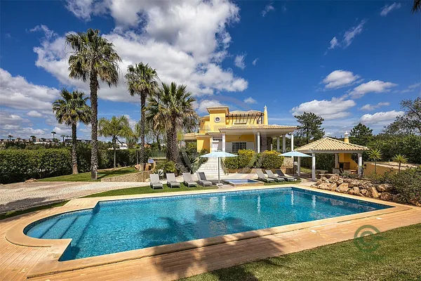 Casa de 0,308 ha en venta en Loulé, Faro