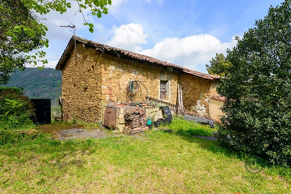 Finca rústica de 3,2 ha en venta en Mieres, Asturias