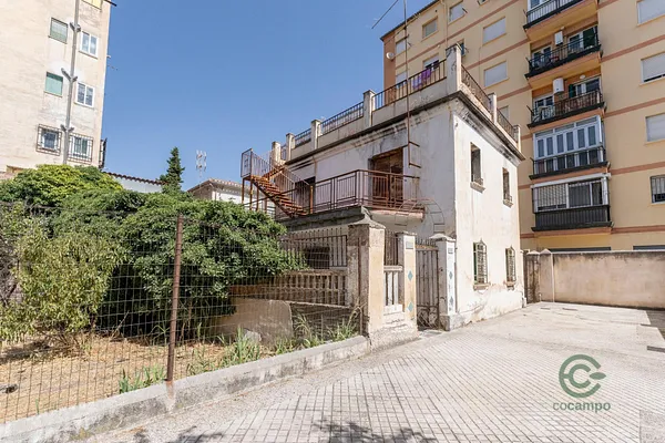 Terreno urbano de 0,0612 ha en venta en Granada, Granada