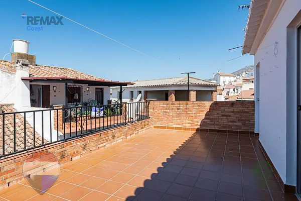 Casa de 0,0156 ha en venta en Periana, Malaga