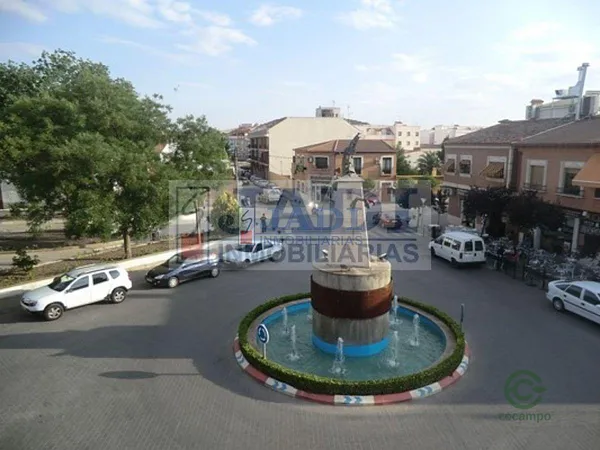 Casa de 0,0512 ha en venta en Valdepeñas, Ciudad real