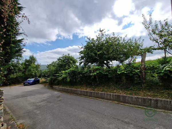 Finca rústica de 1,4 ha en venta en Llanera, Asturias