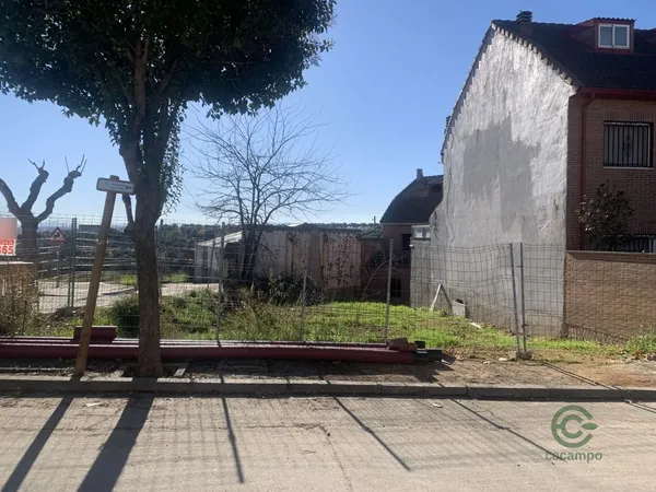 Terreno urbano de 0,0221 ha en venta en Calera y chozas, Toledo