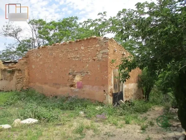 Finca agrícola de 0,65 ha en venta en Valdepenas, Ciudad real