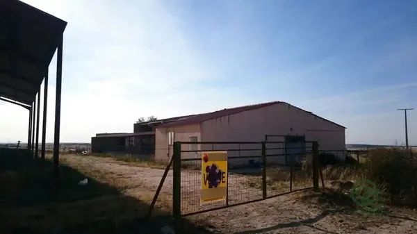 Finca rústica de 0,3 ha en venta en Torrecaballeros, Segovia