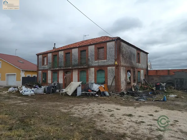 Casa de 0,022 ha per a venda a Segòvia