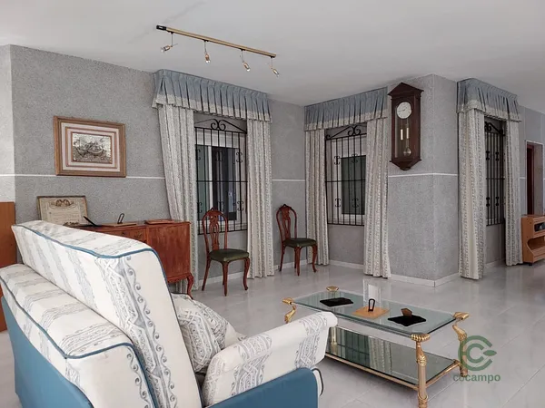 Casa de 0,25 ha en venta en Crevillent, Alicante