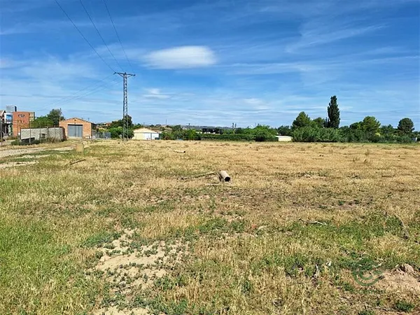 Finca rústica de 2,45 ha en venta en Lérida, Lérida