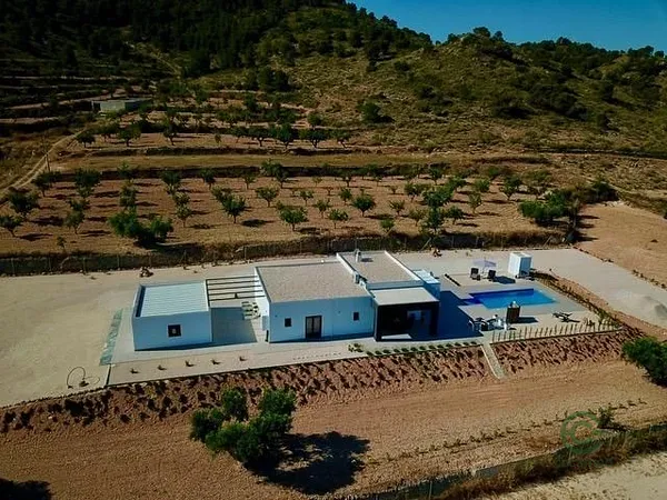 Recreation property of 1 ha for sale in Alicante