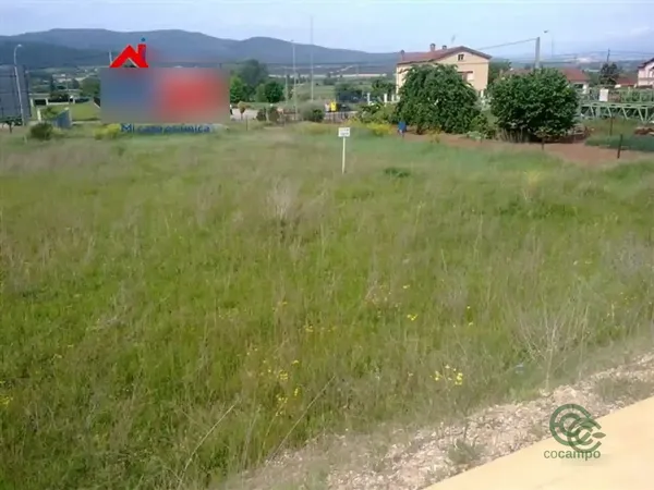 Terreno urbano de 0,1 ha en venta en Zambrana, Alava