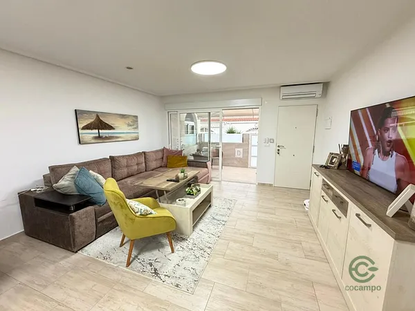 Casa de 0,01 ha en venta en Torrevieja, Alicante