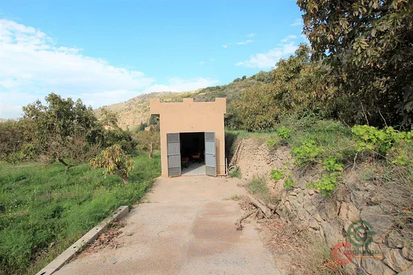 Finca agrícola de 0,29 ha en venta en Vélez de benaudalla, Granada