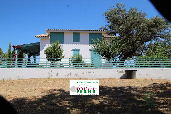 Finca de recreo de 140 ha en venta en Sevilla