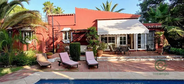 House of 0,1 ha for sale in Malaga