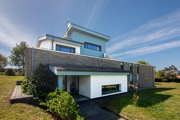Casa de 0,2207 ha en venta en Bergondo, A coruña