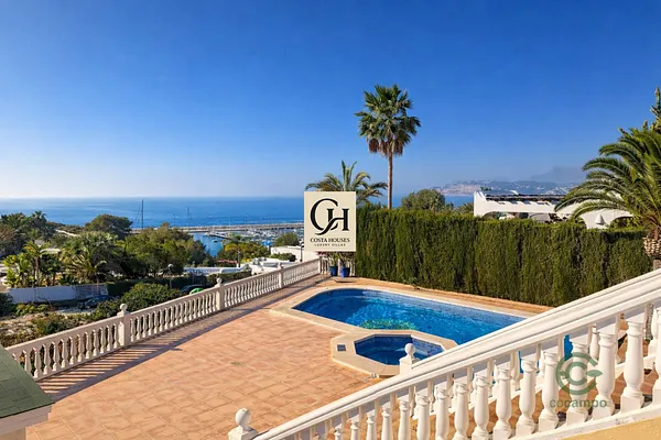 Casa de 0,0813 ha en venta en Moraira, Alicante