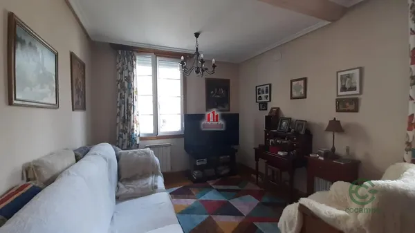 Casa de 0,025 ha en venta en Ourense, Orense
